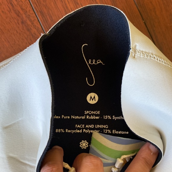 Seea Women's Wetsuit Jacket and Shorts- size M - Picture 12 of 15